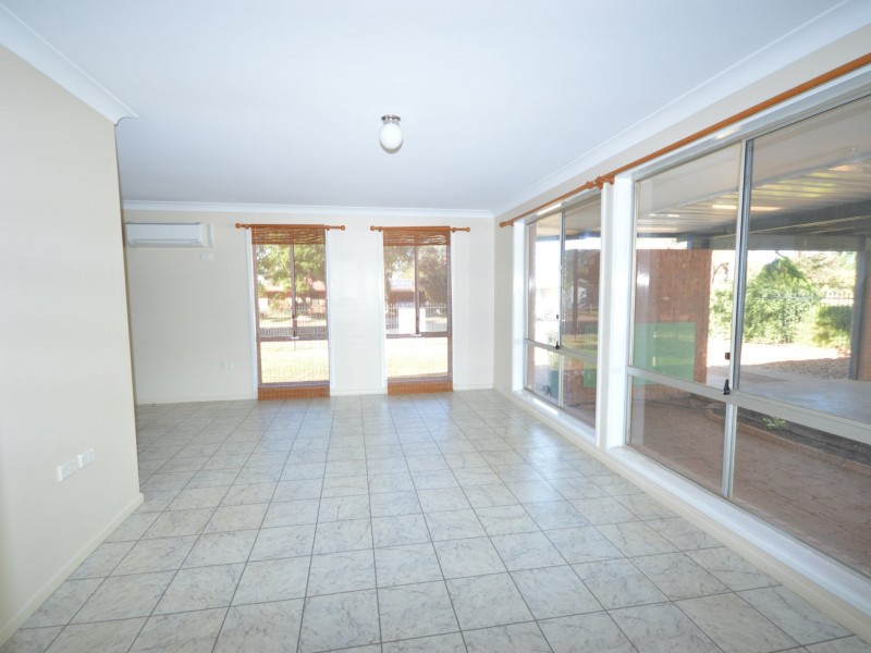 32 Springfield Way, Dubbo NSW 2830