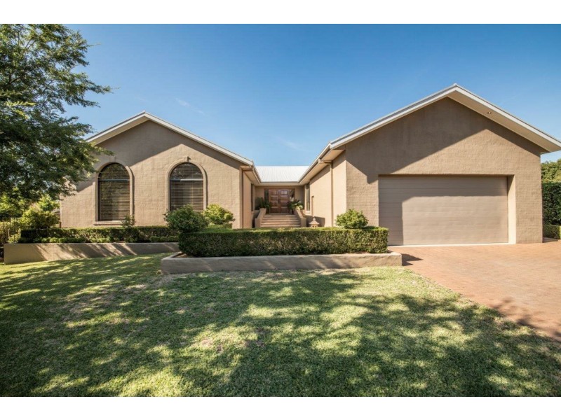 14 Handara Close, Dubbo NSW 2830