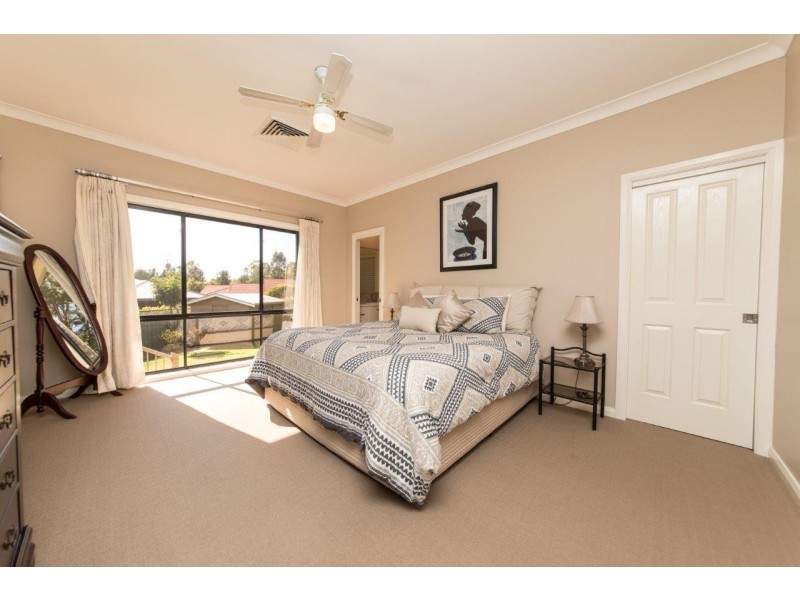 14 Handara Close, Dubbo NSW 2830