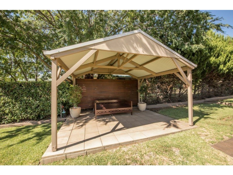 14 Handara Close, Dubbo NSW 2830