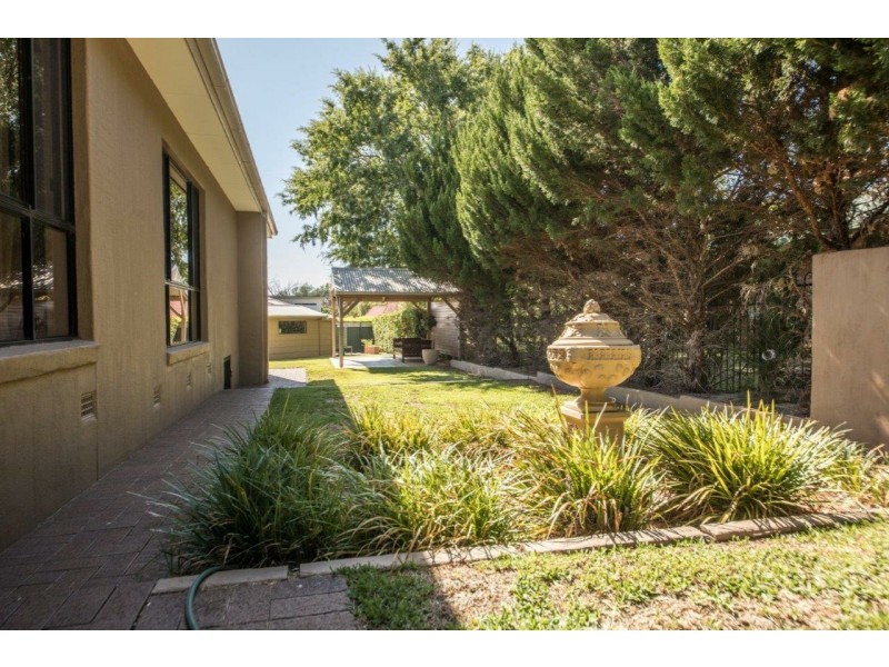 14 Handara Close, Dubbo NSW 2830