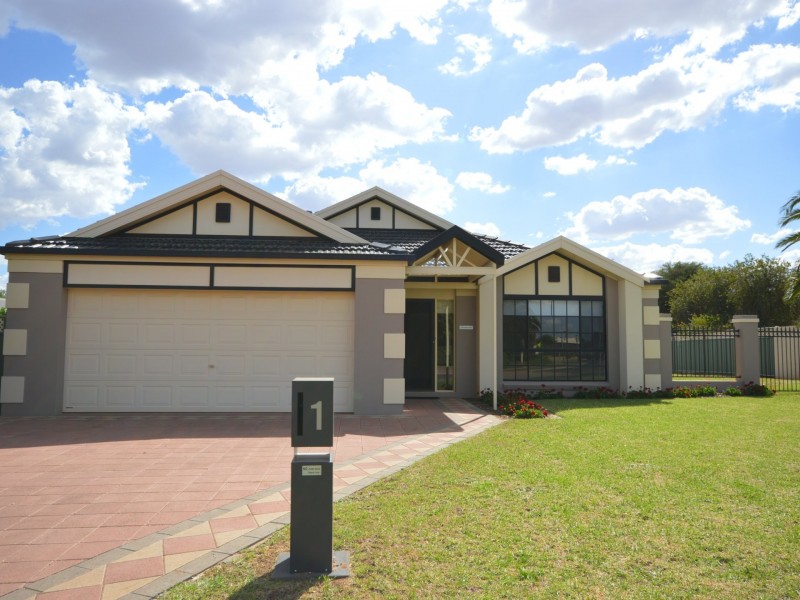 1 St Andrews Drive, Dubbo NSW 2830