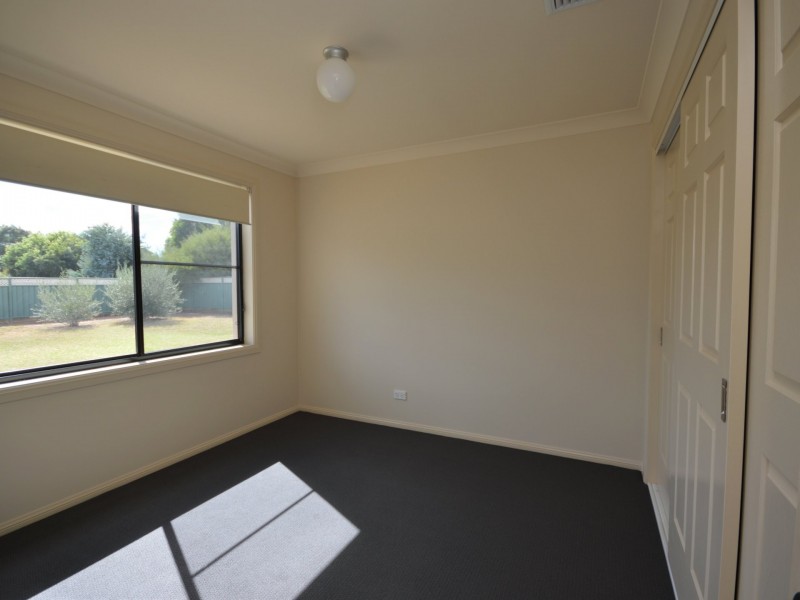 1 St Andrews Drive, Dubbo NSW 2830
