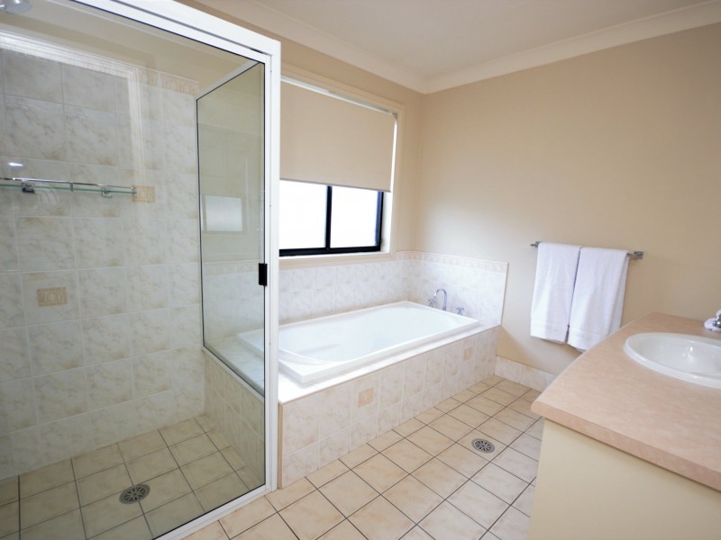 1 St Andrews Drive, Dubbo NSW 2830