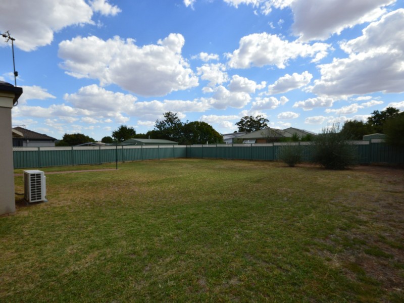 1 St Andrews Drive, Dubbo NSW 2830