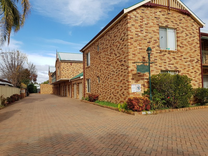 8/77 Bultje St, Dubbo NSW 2830