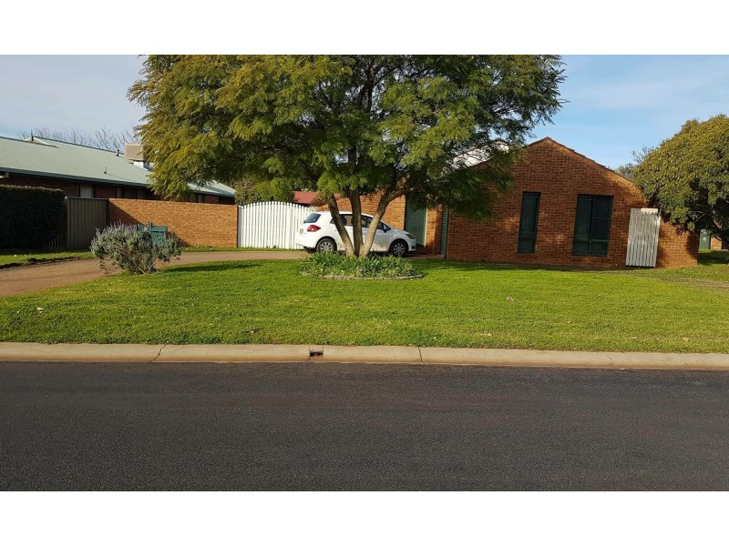 19 Eden Park Place, Dubbo NSW 2830