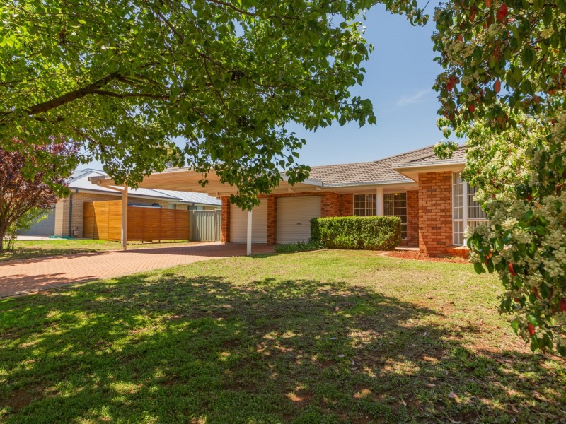 6 Barwon Way, Dubbo NSW 2830