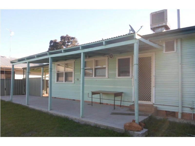 4 Gipps Street, Dubbo NSW 2830