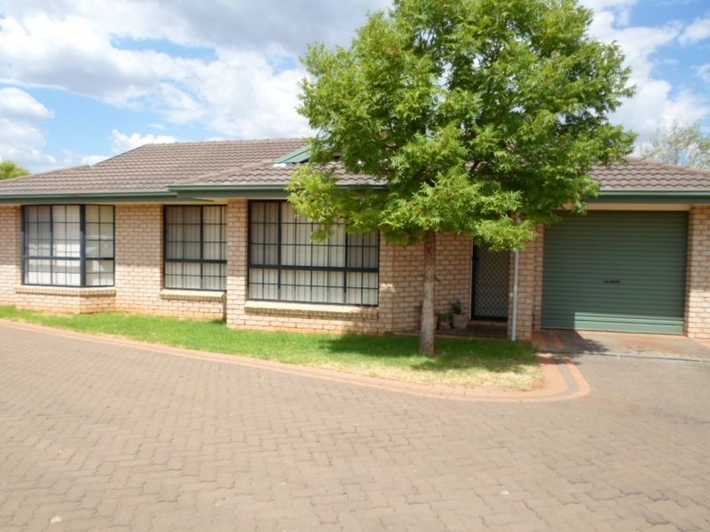 9c Paul Mclean Place, Dubbo NSW 2830