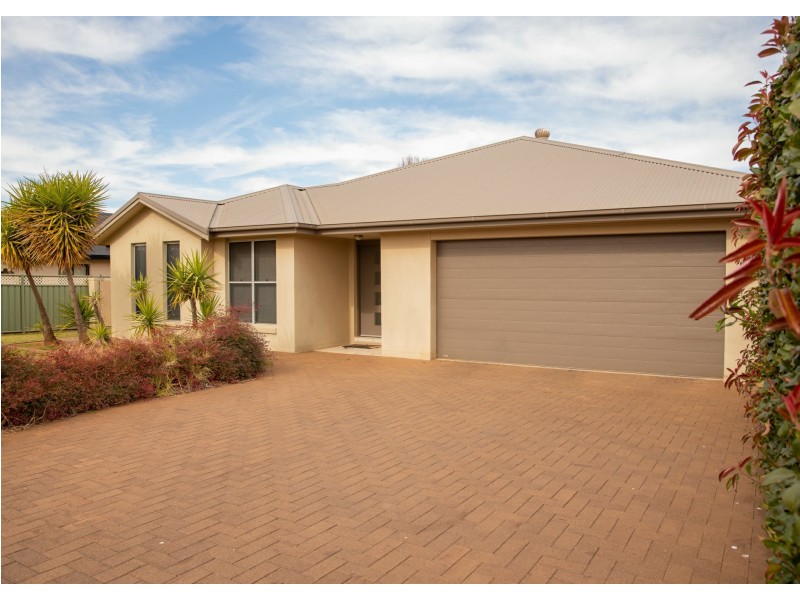 3 Raffles Court, Dubbo NSW 2830