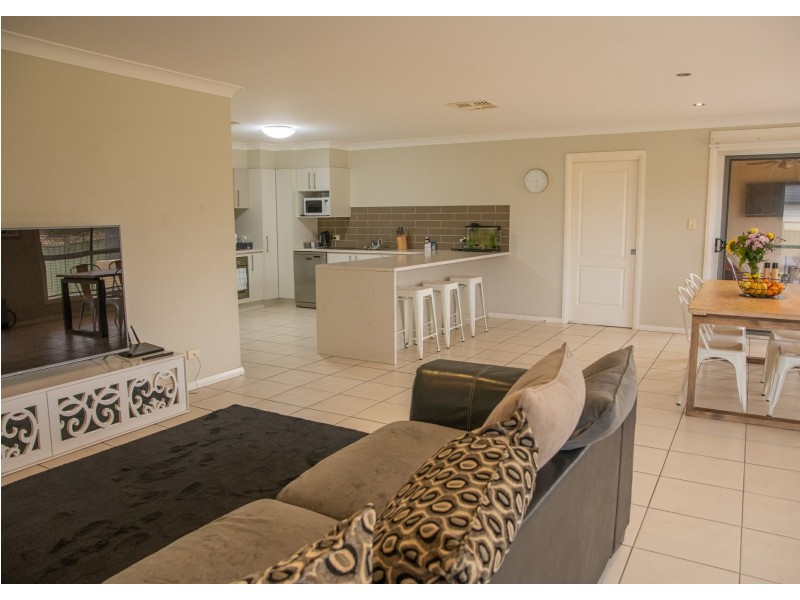 3 Raffles Court, Dubbo NSW 2830