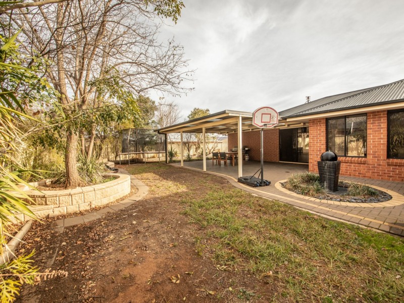 10 Sunvale Avenue, Dubbo NSW 2830