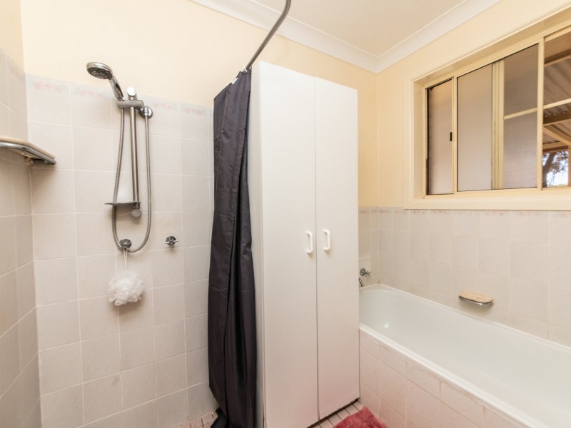 219 Algalah Street, Narromine NSW 2821