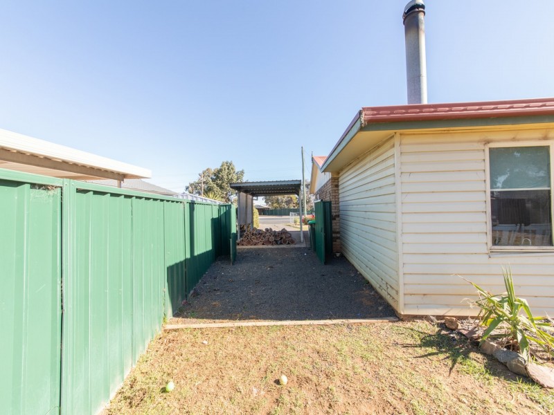 219 Algalah Street, Narromine NSW 2821