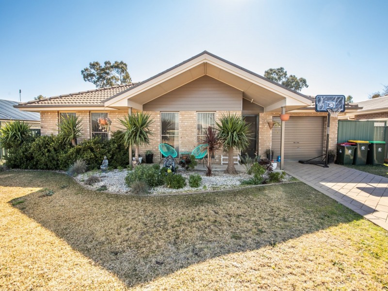 16 Javea Close, Dubbo NSW 2830
