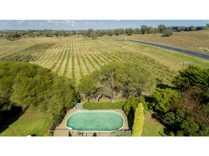 Bell River Mitchell Highway, Neurea NSW 2820