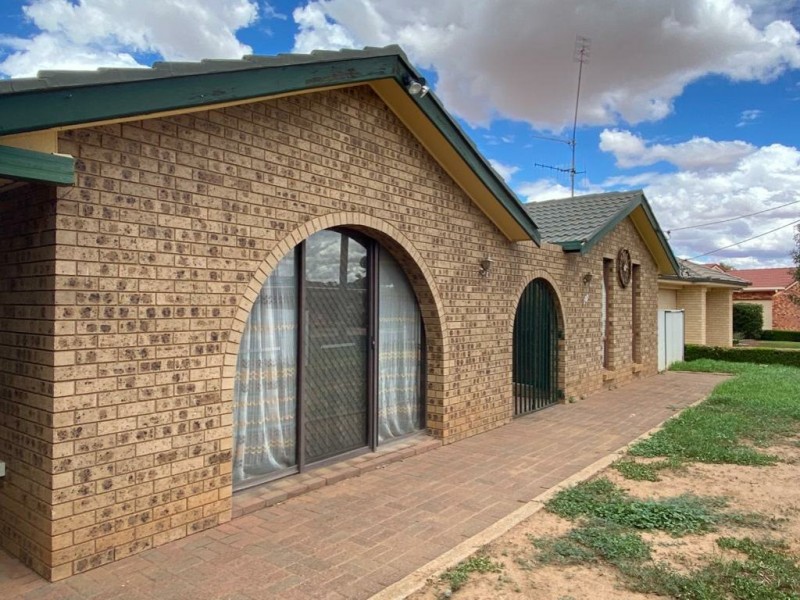 109 Commodore Crescent, Narromine NSW 2821