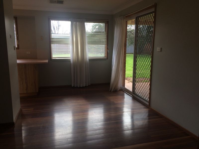 16 Hopkins Pde, Dubbo NSW 2830
