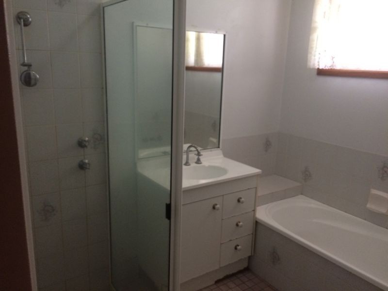 16 Hopkins Pde, Dubbo NSW 2830