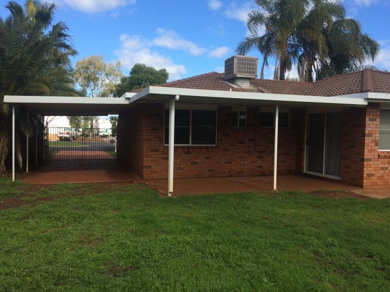 16 Hopkins Pde, Dubbo NSW 2830