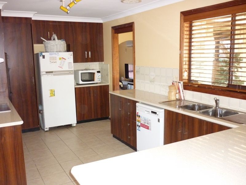 42 Mumford Crescent, Dubbo NSW 2830