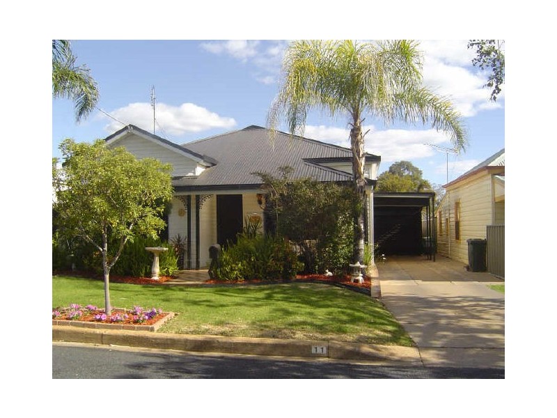 11 Luke Street, Dubbo NSW 2830