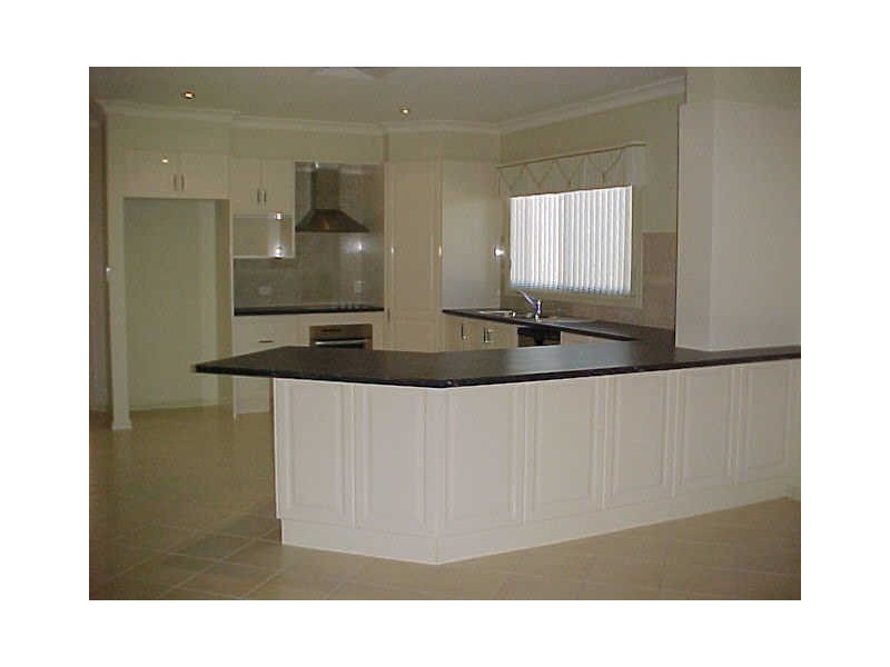 3 Lakeside Circuit, Dubbo NSW 2830