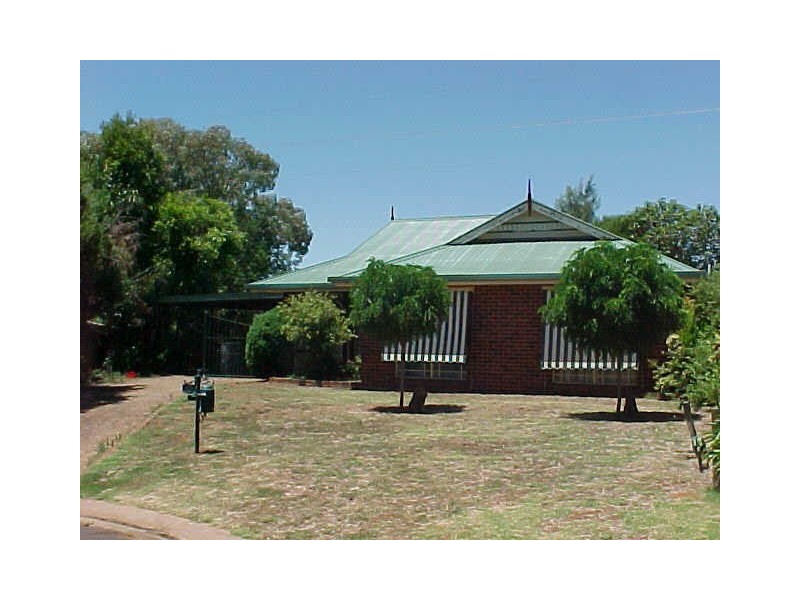 11 John Glen Place, Dubbo NSW 2830