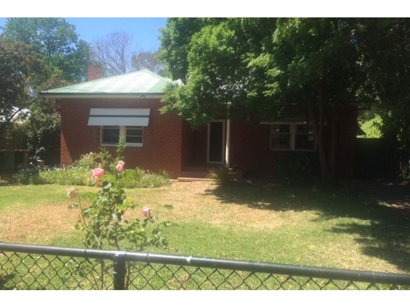 54 Sterling Street, Dubbo NSW 2830