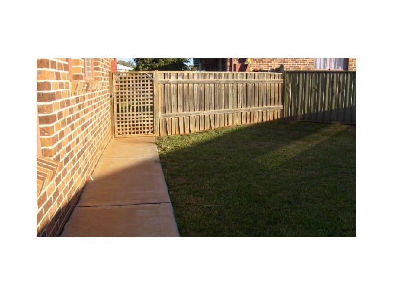 8A & 8B John Glen Close, Dubbo NSW 2830