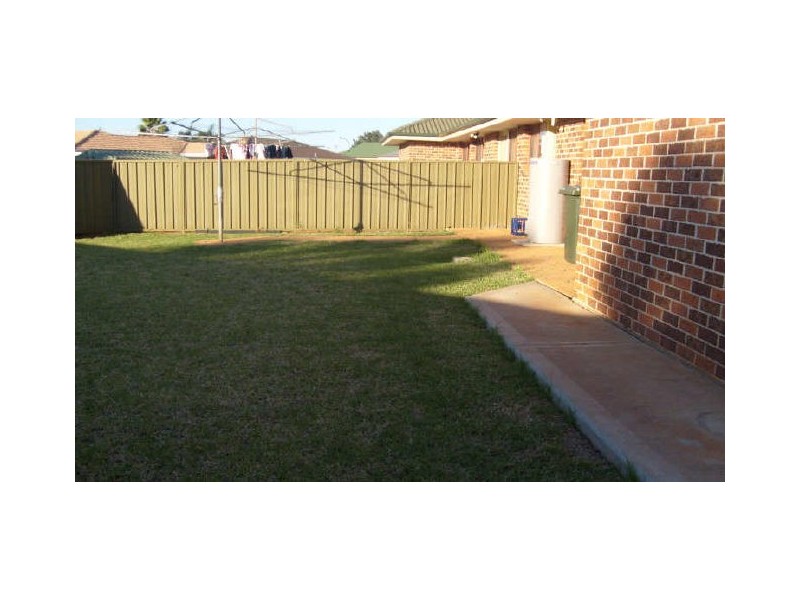 8A & 8B John Glen Close, Dubbo NSW 2830