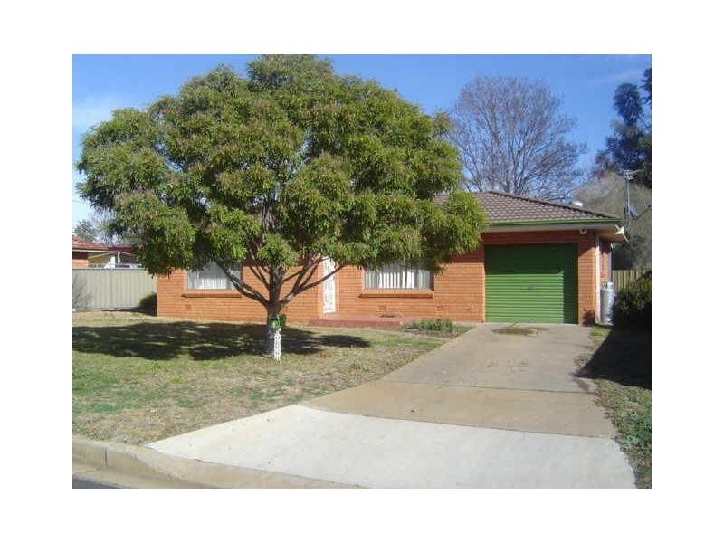 1 Margaret Crescent, Dubbo NSW 2830