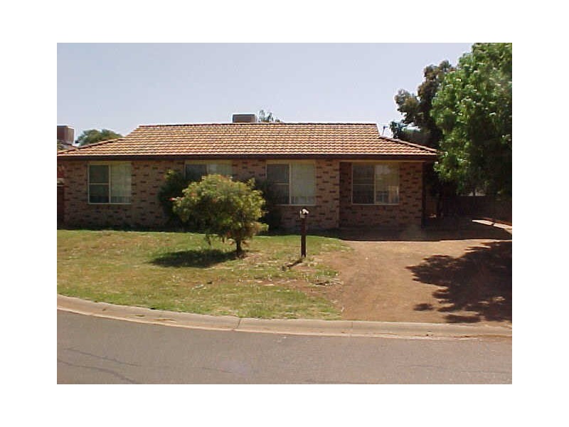 24 John Glen Place, Dubbo NSW 2830