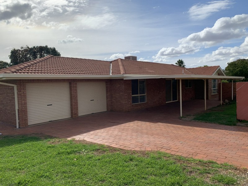 54 Murrayfield Drive, Dubbo NSW 2830