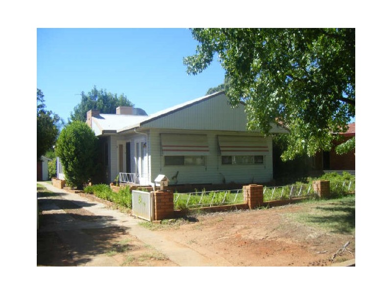 6 Roycox Crescent, Dubbo NSW 2830