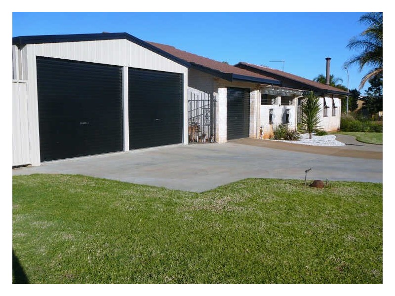 2 Lawson Street, Dubbo NSW 2830