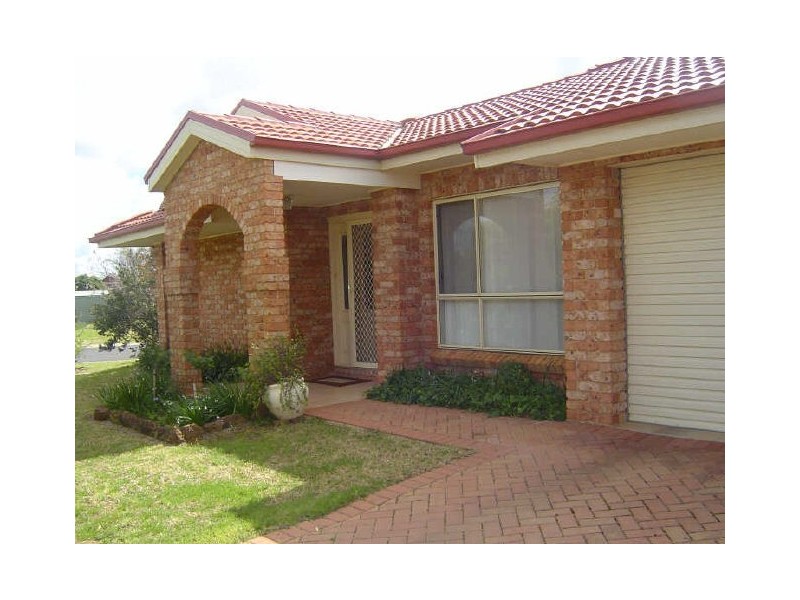 12 Castlereagh Avenue, Dubbo NSW 2830