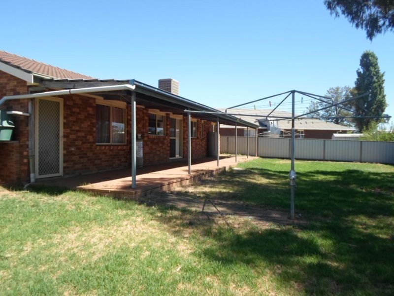 6 Redwood Place, Dubbo NSW 2830