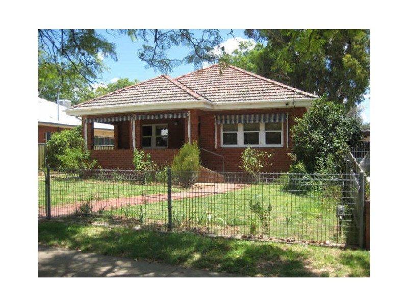 73 Sterling Street, Dubbo NSW 2830