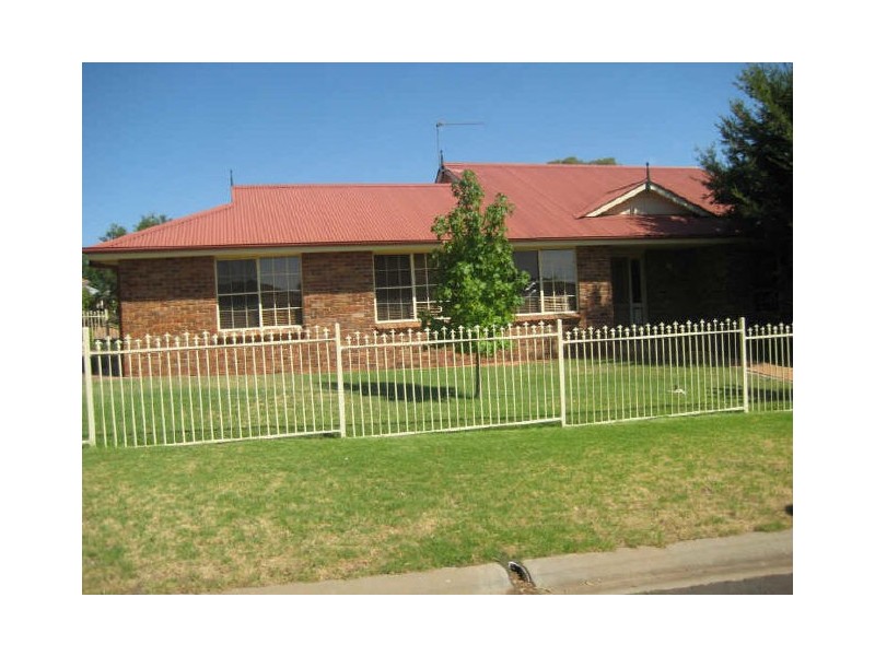 7A Clearwater Place, Dubbo NSW 2830
