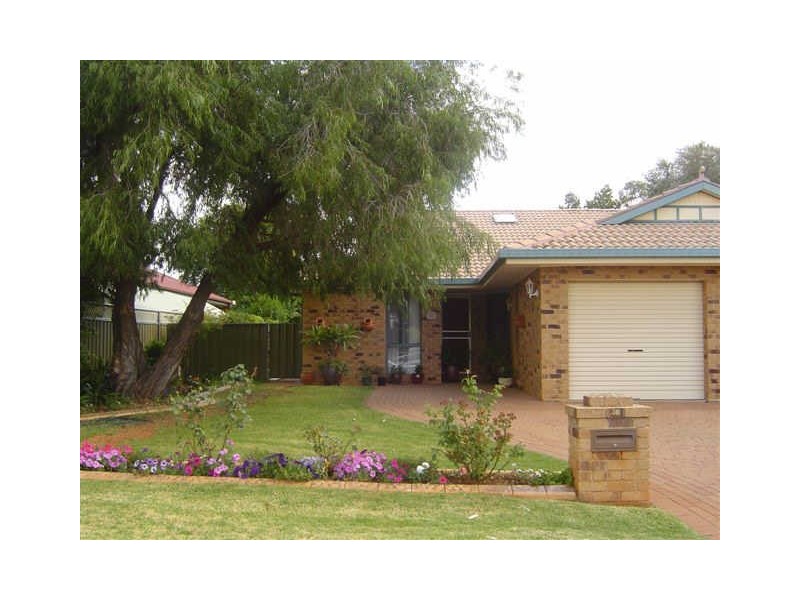 13B Murrayfield Drive, Dubbo NSW 2830