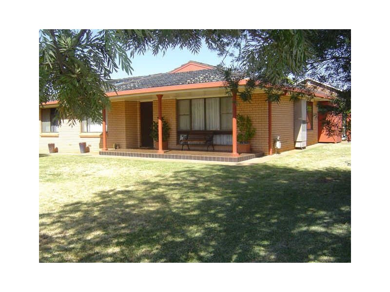 37 Sapphire Street, Dubbo NSW 2830