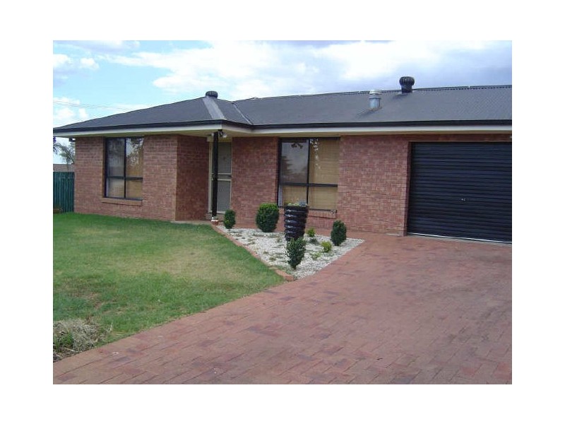2 Alder Place, Dubbo NSW 2830
