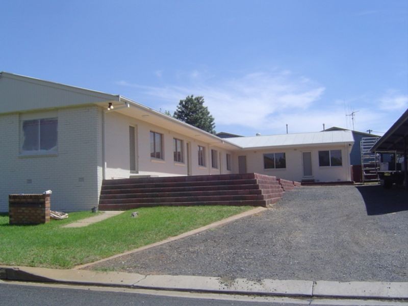 2/1 Stonehaven Avenue, Dubbo NSW 2830