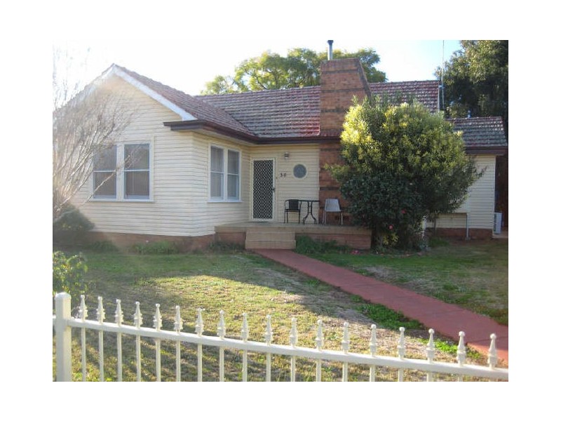 30 Hutchins Avenue, Dubbo NSW 2830