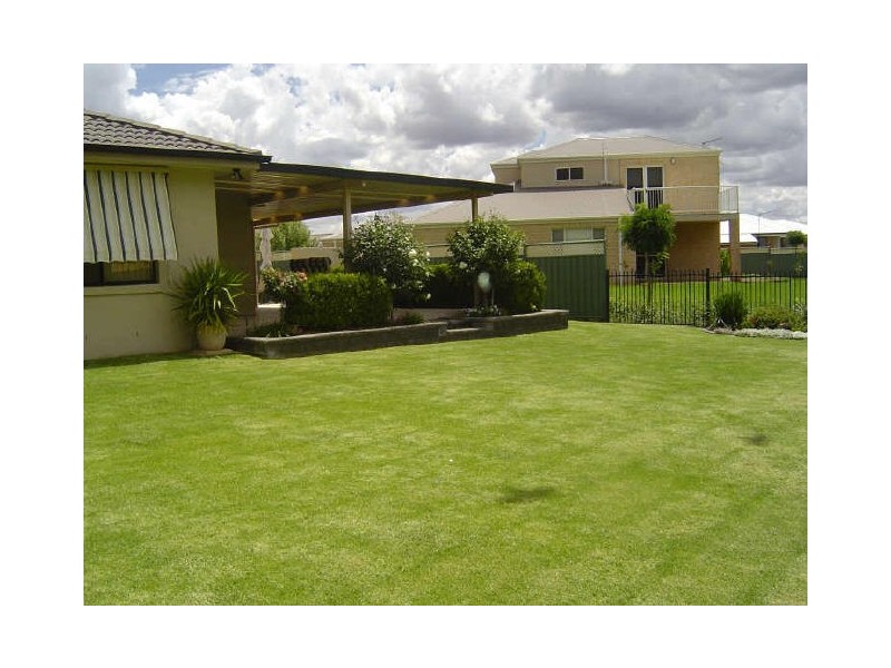 4 Turnberry Terrace, Dubbo NSW 2830