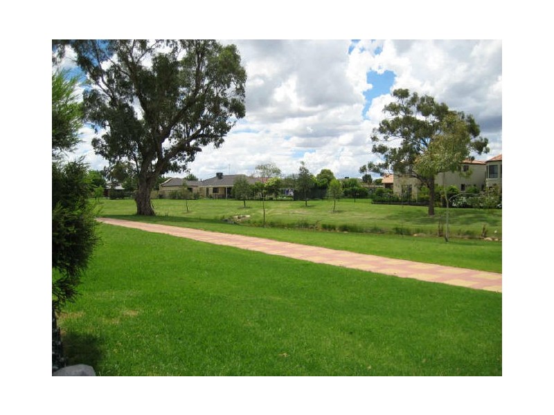 4 Turnberry Terrace, Dubbo NSW 2830