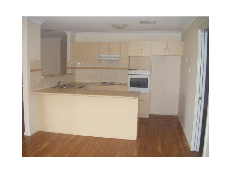 8 Ken McMullen Place, Dubbo NSW 2830