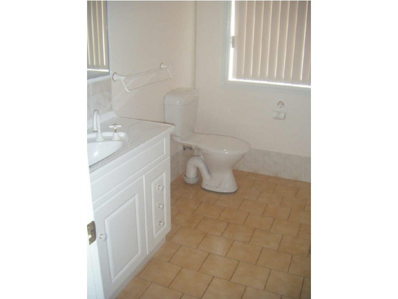 8 Ken McMullen Place, Dubbo NSW 2830